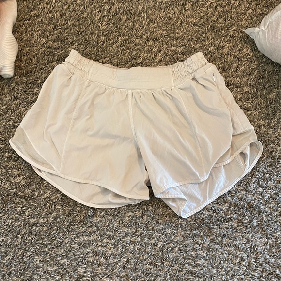 Lululemon white hotty hot shorts - Picture 1 of 3